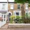 Stylist and Cosy 3 Bed House Leytonstone Sleeps 7 - 伦敦