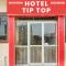 HOTEL TIP TOP -- LPU Law Gate -- Family, Students, Couples - Phagwara