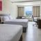 Crowne Plaza Airport by IHG