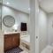 Patio and Pool Access Stunning Palm Desert Townhome - 棕榈荒漠