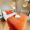 Brilliant 3 Bedroom's Apartment in Hyde Park with Elevator - 1 Flight of stairs only - 伦敦