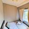 Brilliant 3 Bedroom's Apartment in Hyde Park with Elevator - 1 Flight of stairs only - 伦敦