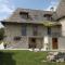 Maison de caractère avec jardin, cheminée et wifi en Châtaigneraie cantalienne - FR-1-742-261