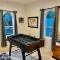 The Funky Chicken Hot Tub BBQ SLEEPS 4