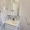 WOW - King Beds, Huge Yard, New Reno, close to Beach, Private, Level no stairs - 悉尼