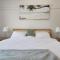 WOW - King Beds, Huge Yard, New Reno, close to Beach, Private, Level no stairs - 悉尼