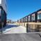Addington townhouse with carpark 8mins walk to Hagley park south