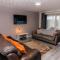 Stridingedge - 3 Bedroom 5 beds Sleeps 6 Ideal For Contractors