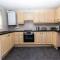 Stridingedge - 3 Bedroom 5 beds Sleeps 6 Ideal For Contractors