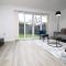 Modern and Cosy 3 Bed House Close to Cardiff City Centre perfect for Family Relocations, Contractors & Groups by Gurkha Stay with Free Parking and Wifi