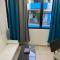 Full size 2 bedrooom 2 bath condo split