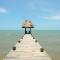 Mission Bay - Large 5 Bedroom Oceanfront w Pier and Pool Mission Bay - Large 5 Bedroom Oceanfront w Pier and Pool