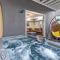 Mile to Beach! Private, Family & Pet Friendly Oasis! Pool Table & Hot tub!
