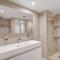 Some Like It Hot! Miami Skyline & Water Views 4BR - Miami