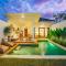 Villa Karina - Sumptuous 1BR Private Luxury Villa Walking Distance to Nyanyi Beach