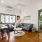 Classical King Bed Home at Edge Hill 5km to Cairns - 艾吉希尔