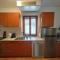 Apartment PARENZANA, little row HOUSE with big green yard in central Istria