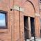 Modern 2 bed townhouse just outside City Walls with free private parking