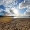 2 BR Beach Woods chalet with parking, 5 mins to beach