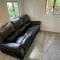 Victoria Family Vacation Home - King Bed Private Yard BBQ Deck Gazebo - 4 Minutes To The Falls