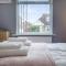 Exquisite 3-Bedroom, Newly Renovated, Sleeps 6