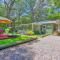 Creekside Cabins - The Getaway