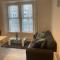 Modern 3BR Near Docks Free Parking Fast Wi-Fi