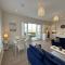 Beachfront Bliss Apartment - Near Hythe - On Beach Seafront - Private Parking