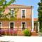 Villa Bonaccorso - antica e maestosa villa con piscina ai piedi dellEtna