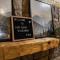 Our Bear Hideaway - Couples retreat, hot tub, pool table, arcade - 赛维尔维尔