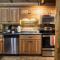 Our Bear Hideaway - Couples retreat, hot tub, pool table, arcade - 赛维尔维尔
