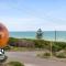 Hamptons Style Beachside Retreat with Ocean Views! - Middleton