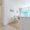 GuestHost - Comfy Apartment with Private Parking