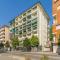 GuestHost - Comfy Apartment with Private Parking