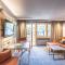 BaseCamp Hotel