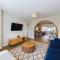 Stones Throw - stunning house, mins from beach and dogs welcome