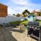 Stones Throw - stunning house, mins from beach and dogs welcome