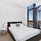 Sky High at Southbank - Sprawling Views and Free Parking
