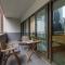 Spacious Inner-city Stay with King Bed and Balcony