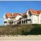 Bel appartement T3 à 50m de la plage, balcon, parking, pour 4 - FR-1-521-14