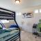 9 Mi to Airport Pet-Friendly Aurora Home with Deck