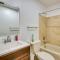 4 Mi to Bourbon St Spacious Retreat with Wet Bar!