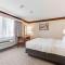 Best Western Movie Manor