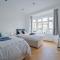 Modern 5 bed home in Ealing, free driveway parking, sleeps 8 - Harrow on the Hill