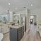 Woodlands Contemporary 4BR3Bath with heated Pool and Spa