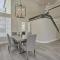 Woodlands Contemporary 4BR3Bath with heated Pool and Spa