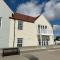 Beachfront Bliss Apartment - Near Hythe - On Beach Seafront - Private Parking