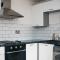 Penthouse - Amazing City Skyline Views - Free Parking - Balcony - Utilita Arena - New St Station - Bullring Shopping