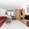 Cozy Apartment In Kastel Novi
