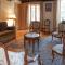 7 Bedroom Awesome Home In Charlieu - 沙尔略